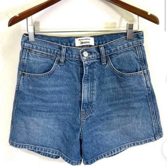 Reformation Star Short - Iskar - Picture 2 of 2